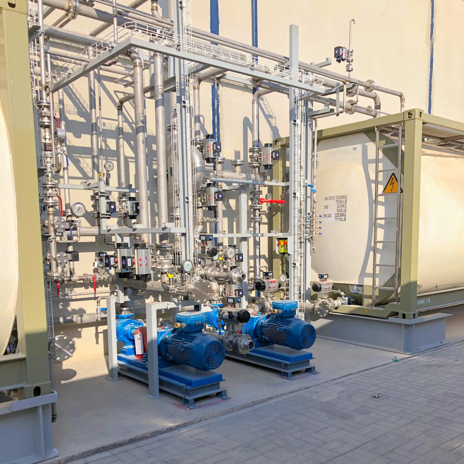 Industrial chemical networks managed by TESI, showcasing advanced pipeline systems and solutions for fluid transport in the UAE's chemical industry.